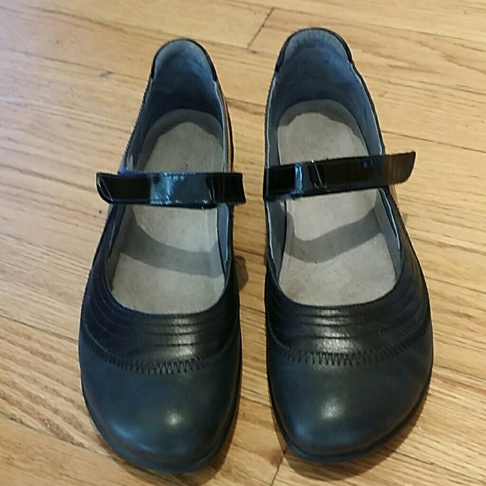 Naot Kirei shoes